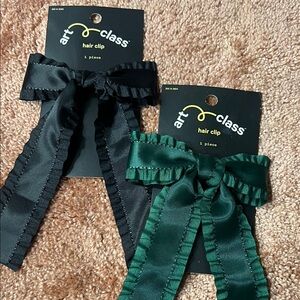 Two Art Class Elegant Black and Green Hair Clips